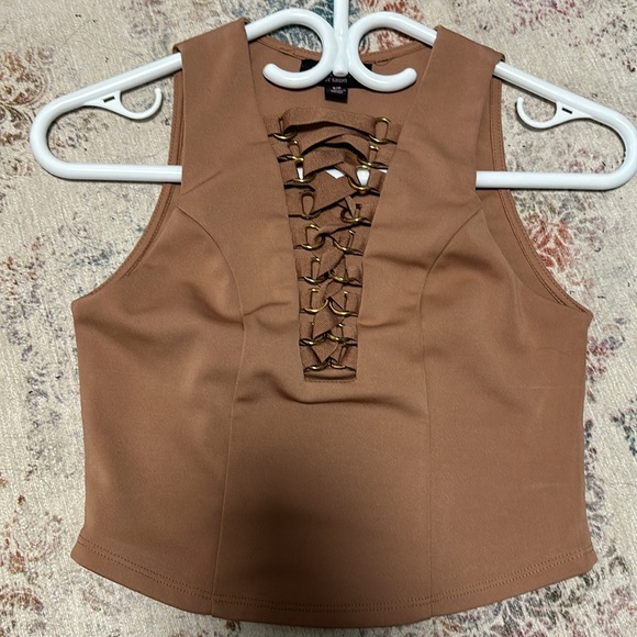 Revamped Crop Top with Laced Front - Picture 9 of 9